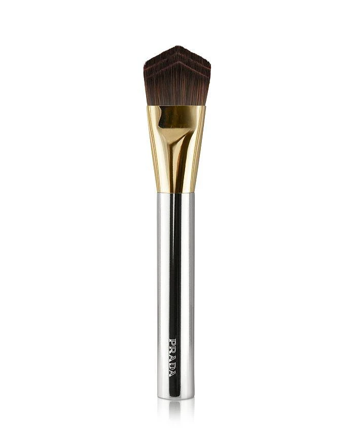 Prada 03 Foundation Optimizer Brush 1