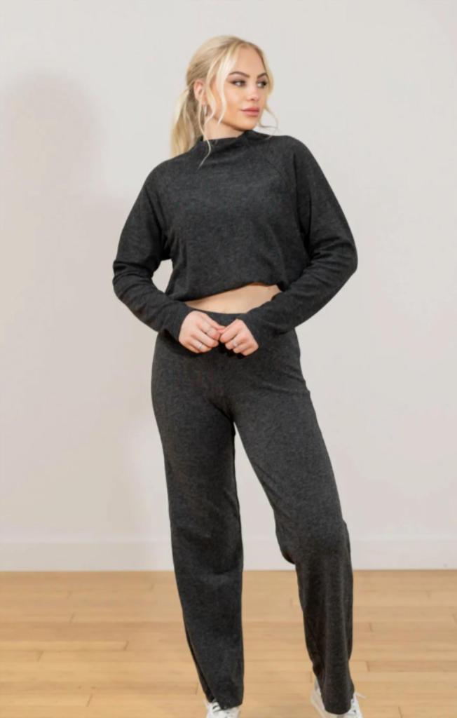 Bobi Bobi - Long Sleeve Raglan Mockneck Top