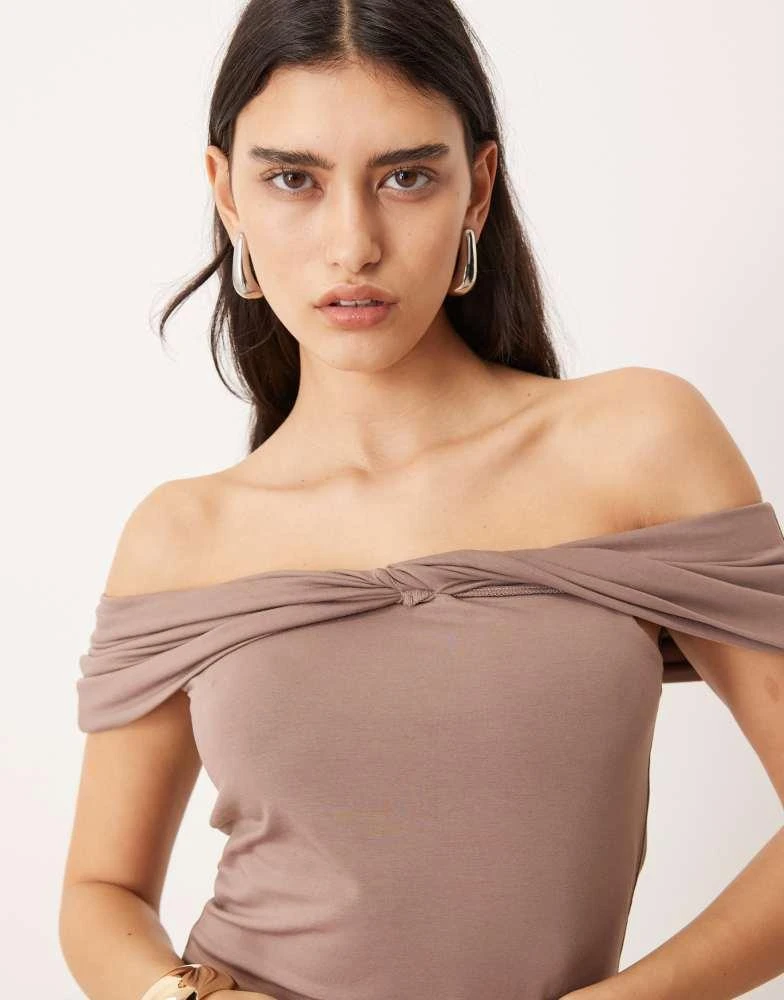 Abercrombie & Fitch Abercrombie & Fitch asymmetric twist off shoulder top in brown 1