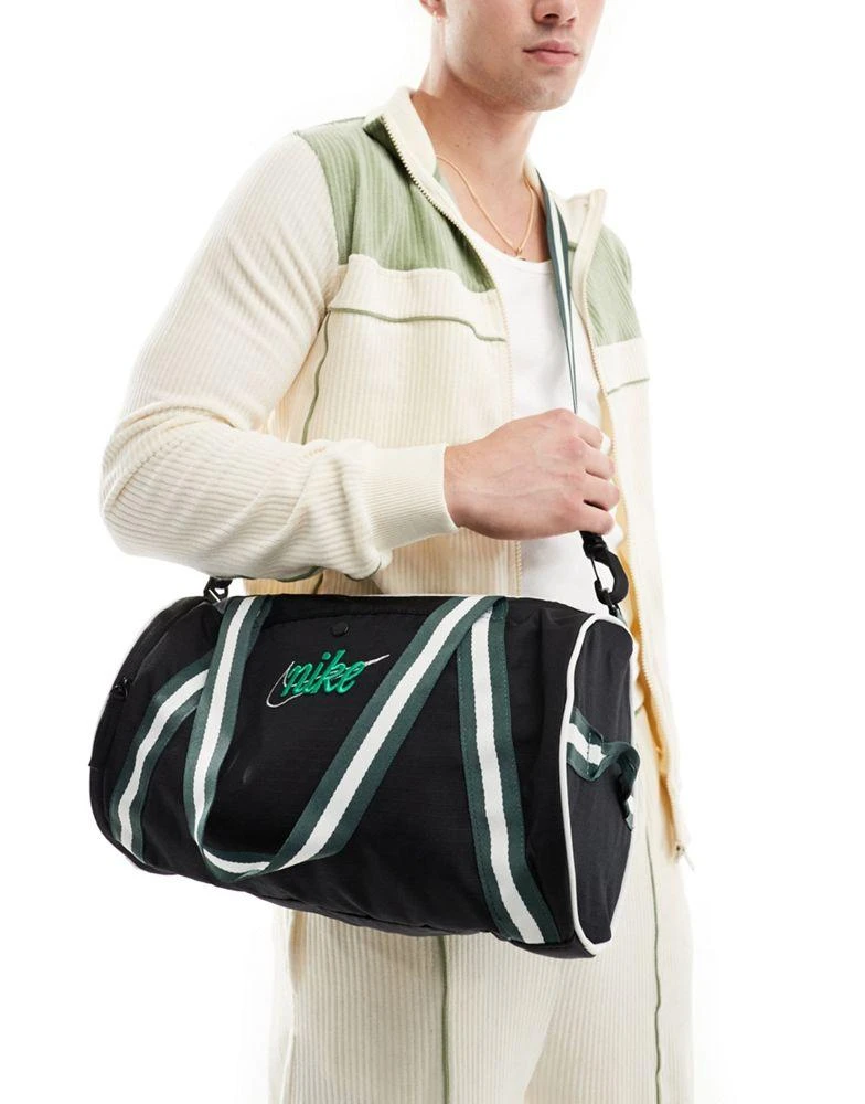 NIKE Nike Heritage duffel bag in black and green 1