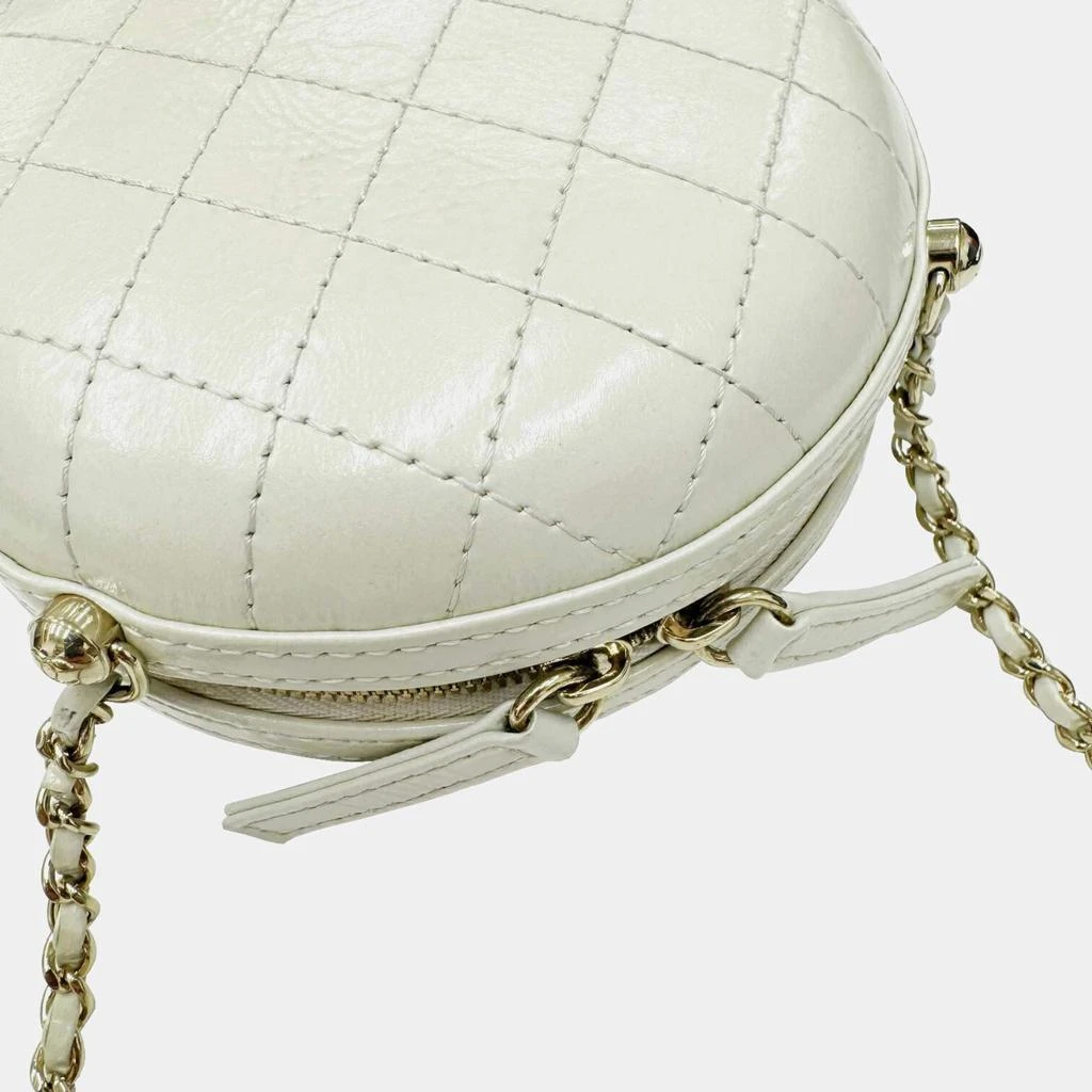 Chanel Chanel Ivory Leather Matelasse Round Chain Shoulder bag 11