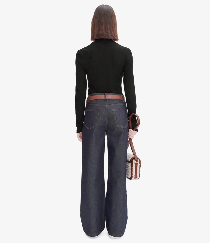 A.P.C. Assia top 5