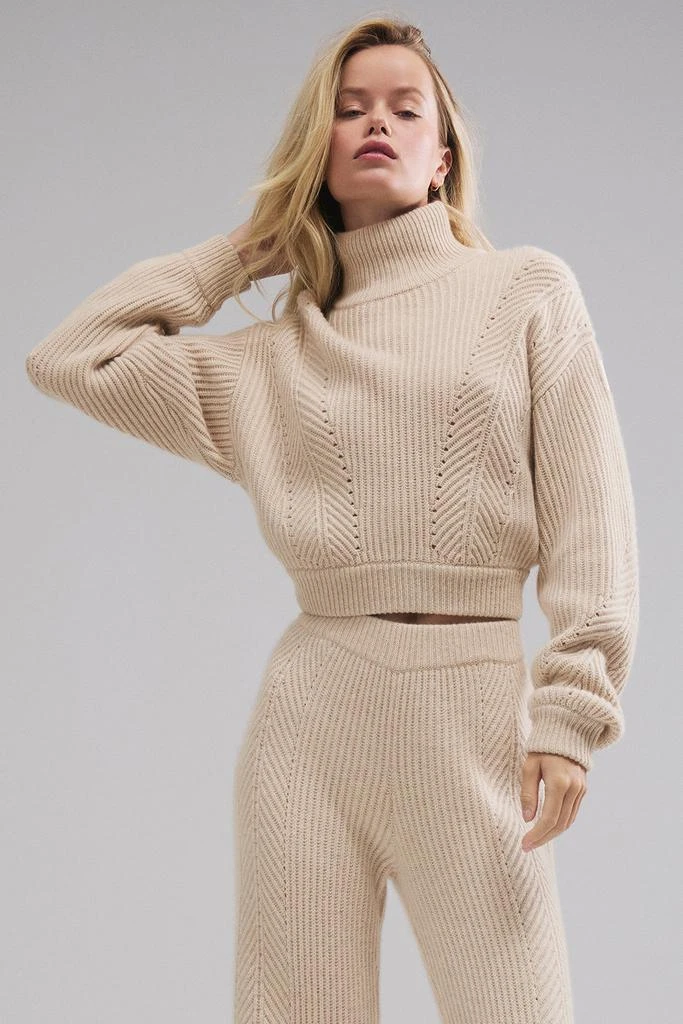 Alo Winter Magic Cashmere Turtleneck - Birch Heather 2