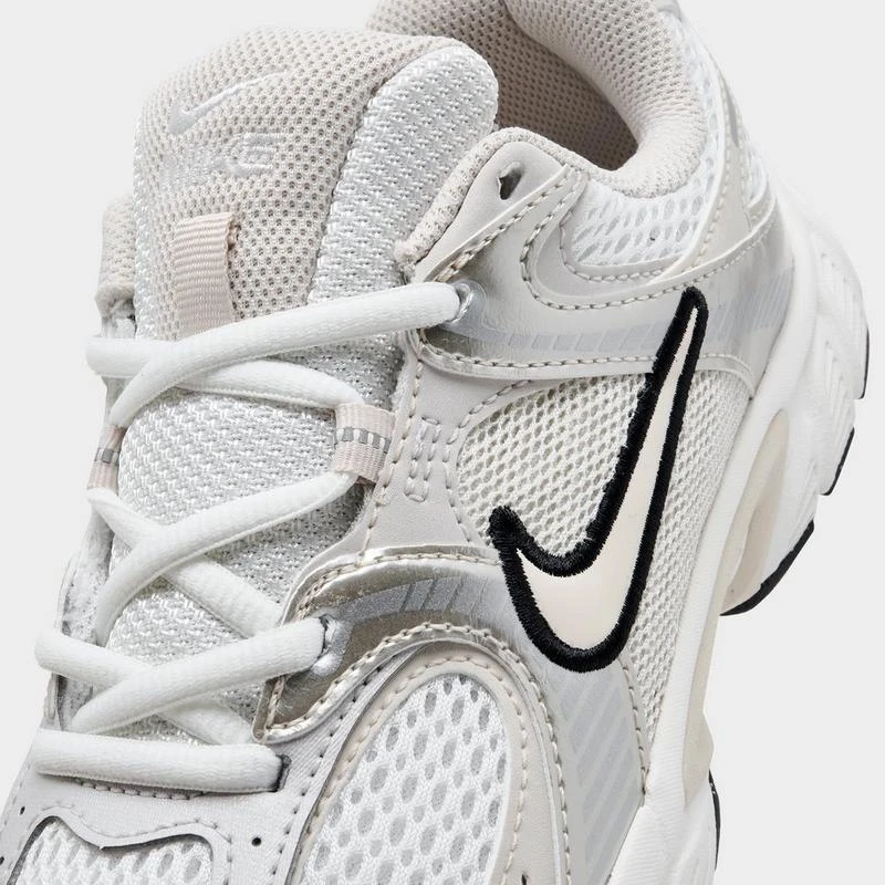 NIKE Big Kids' Nike V5 RNR Casual Shoes 3