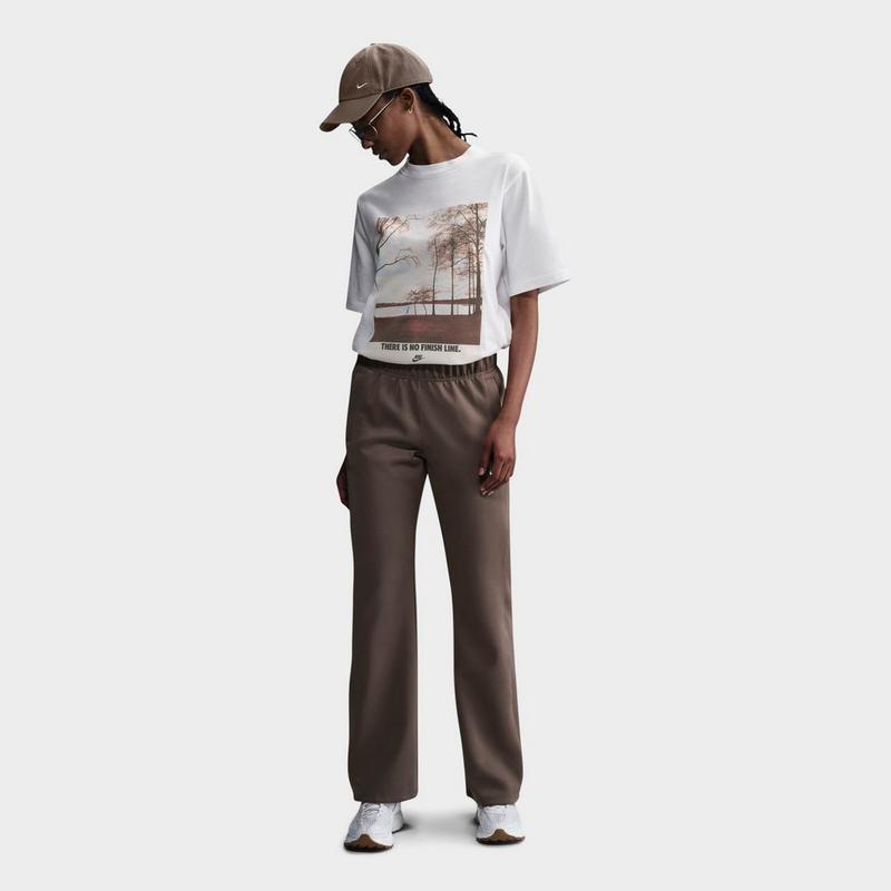 NIKE Women
s Nike Sportswear Short-Sleeve Run Photo Graphic T-Shirt