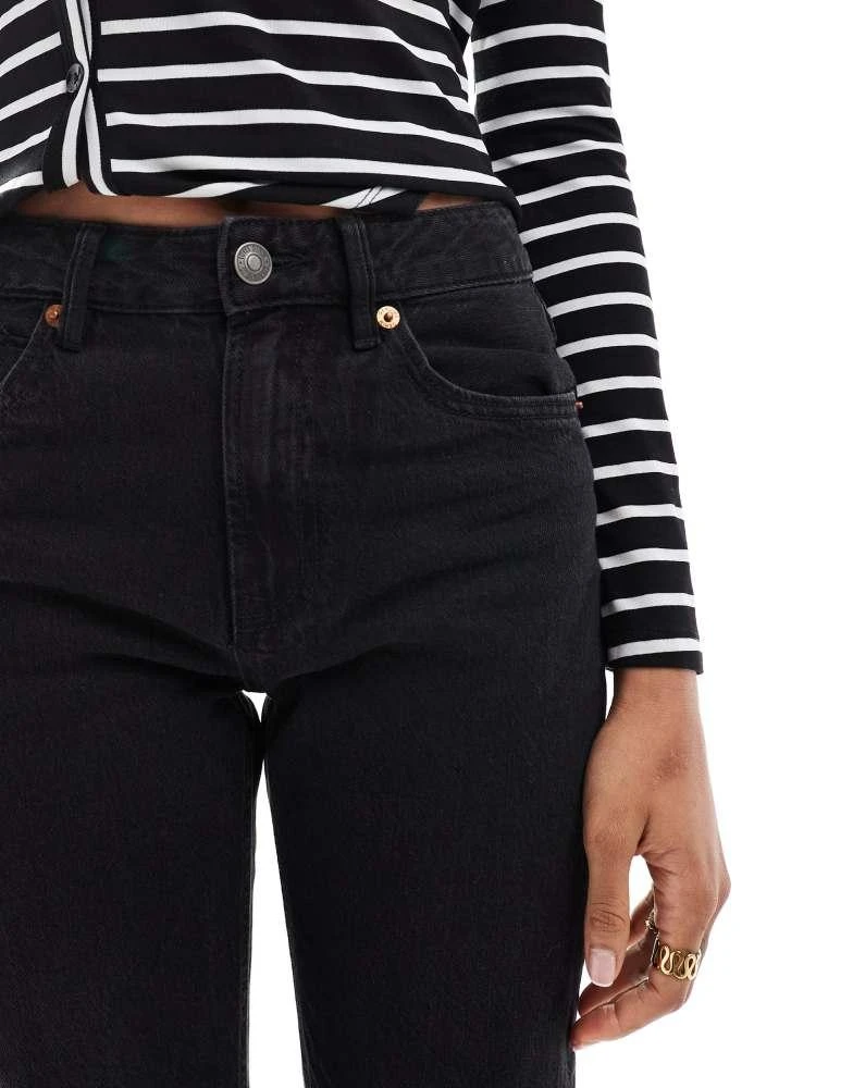 Stradivarius Stradivarius D98 Tall straight leg jeans in black 4