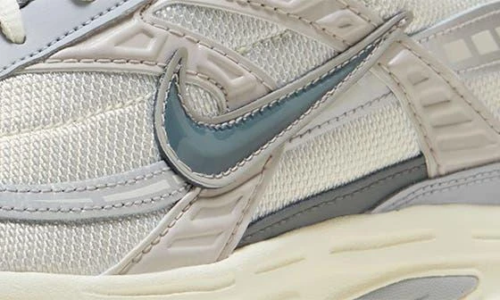 NIKE Initiator Running Shoe 7
