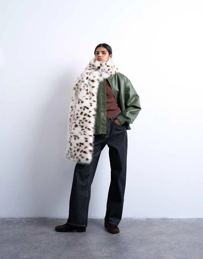 Topshop Topshop Sophie faux fur scarf in dalmatian 1