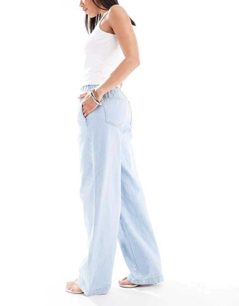 Miss Selfridge Miss Selfridge pull on elastic waist straight leg jeans in bleach wash 3