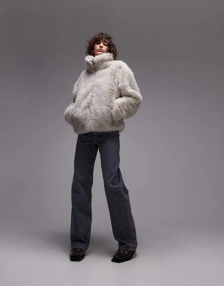 Topshop Topshop faux fur zip through short coat with funnel neck in tipped white 2