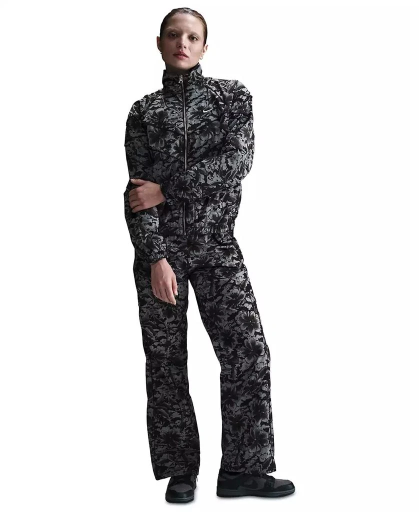 NIKE Sportswear Women's Windrunner Loose Woven UV-Protection Printed Jacket 2