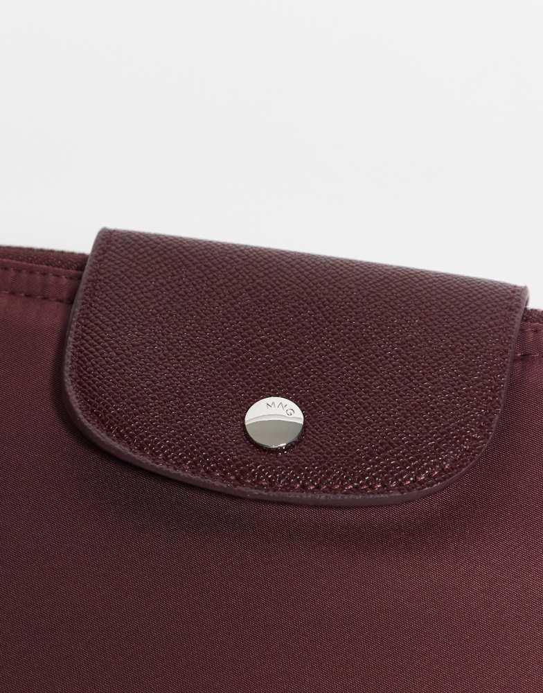 Mango Mango laptop case in cherry red