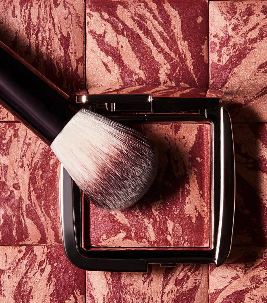 HOURGLASS Ambient Lighting Blush 3