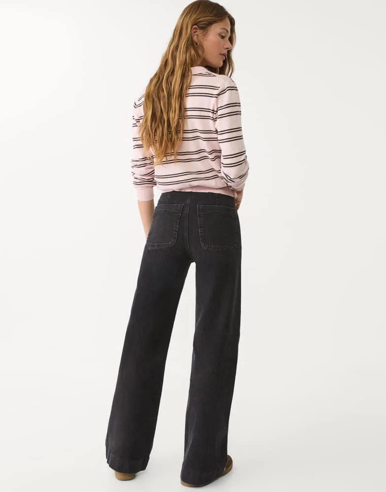 Stradivarius Stradivarius D77 minimalist jeans with pockets in washed black 2