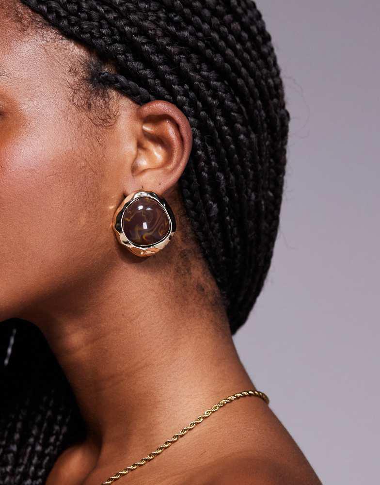 8 Other Reasons 8 Other Reasons brown resin stud earrings in gold