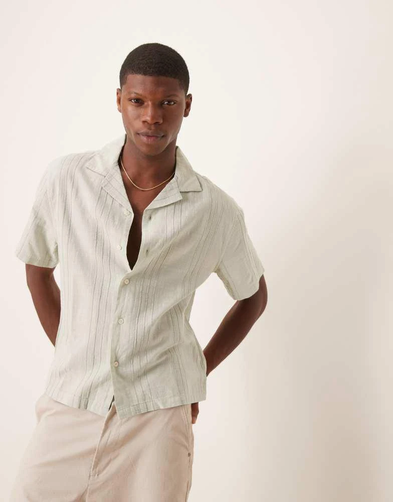 Abercrombie & Fitch Abercrombie & Fitch textured linen collar detail short sleeve shirt in green 1