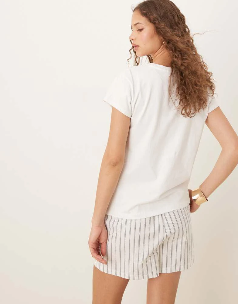 Barbour Barbour Northumberland classic t-shirt in white 4