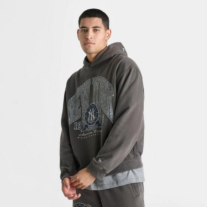 New Era Men's New Era New York Yankees MLB Vintage Oversized Logo Hoodie 3