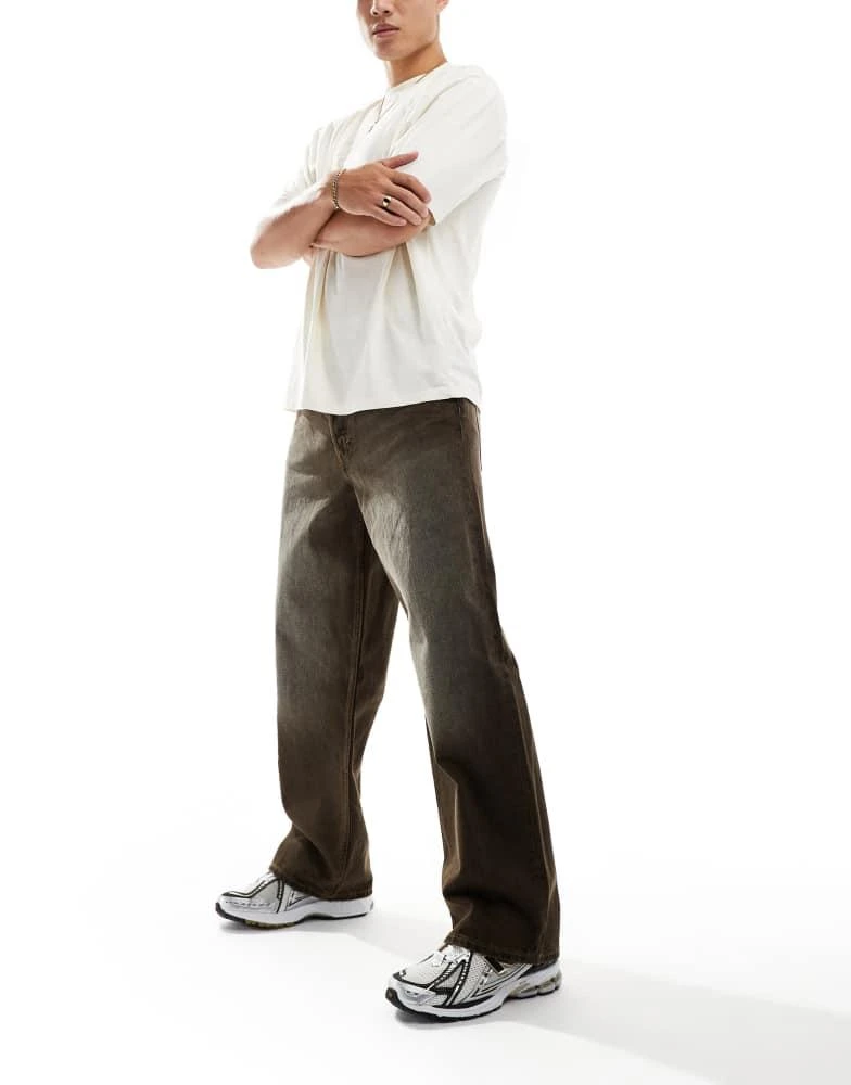 Weekday Weekday Sphere low waist loose fit jeans in brown wash 1