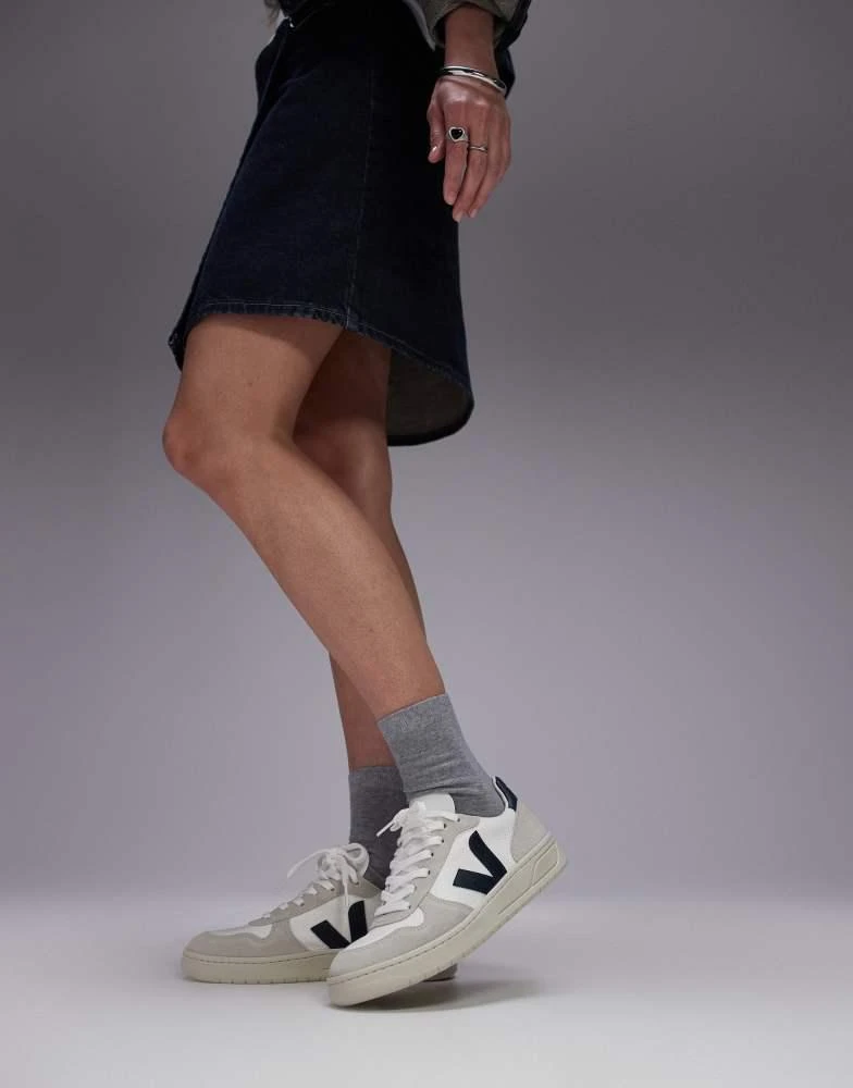 Veja VEJA V-10 suede trainer in white nautico b mesh 4