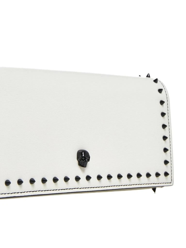 Alexander McQueen Alexander McQueen Skull Stud Embellished Chain-Linked Wallet 4