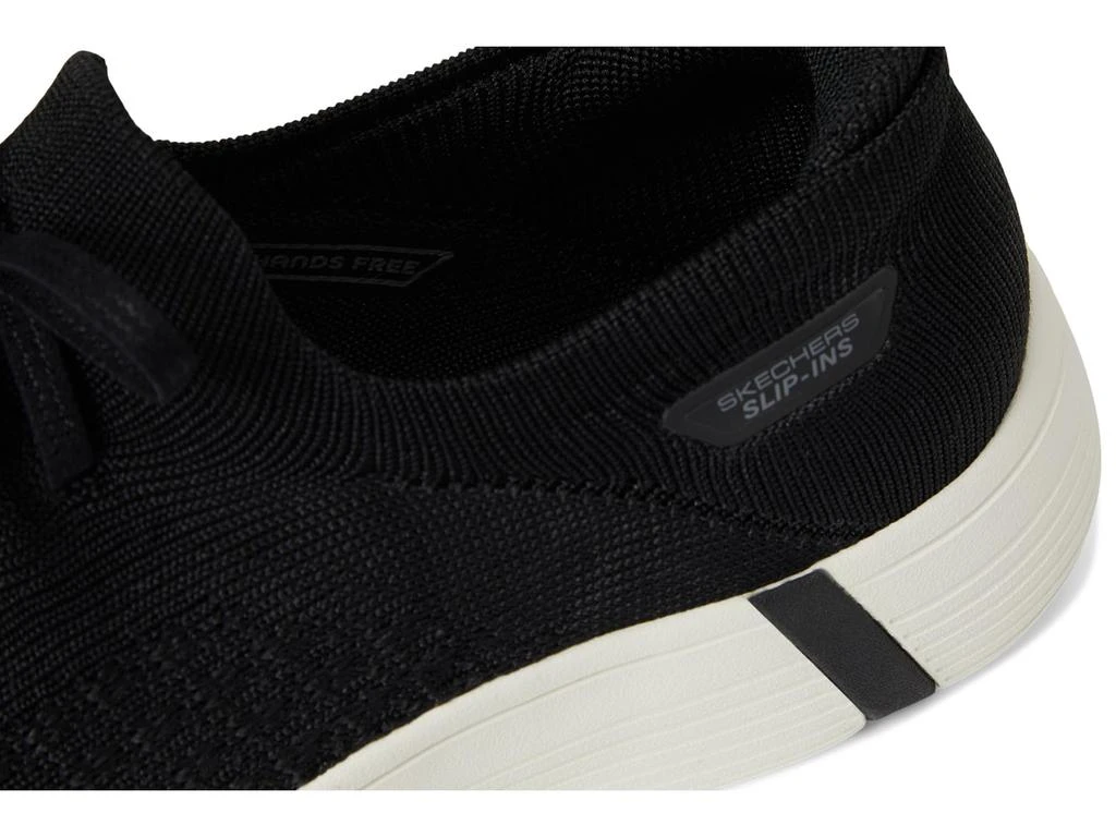 SKECHERS On-The-Go Hands Free Slip-ins Swift w/ Knit Fit 6