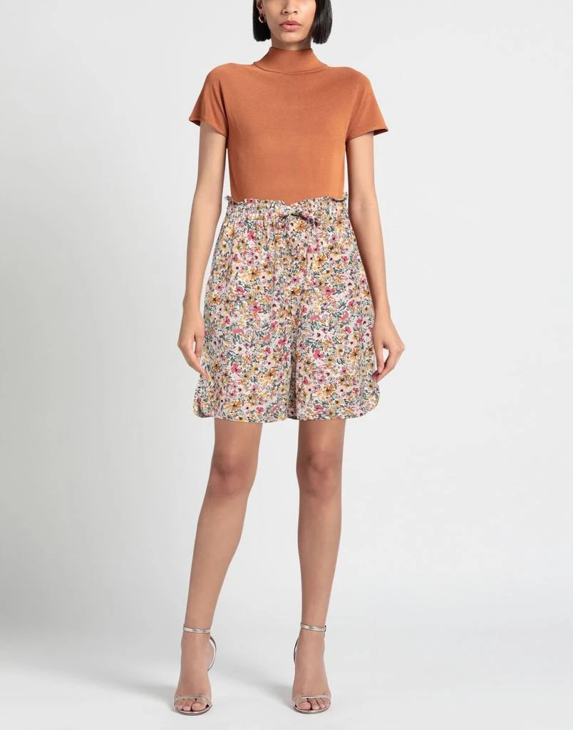 GARCIA Shorts & Bermuda 2