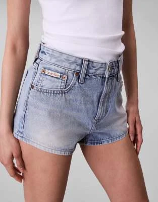 Calvin Klein Calvin Klein Jeans denim hot pants in light wash