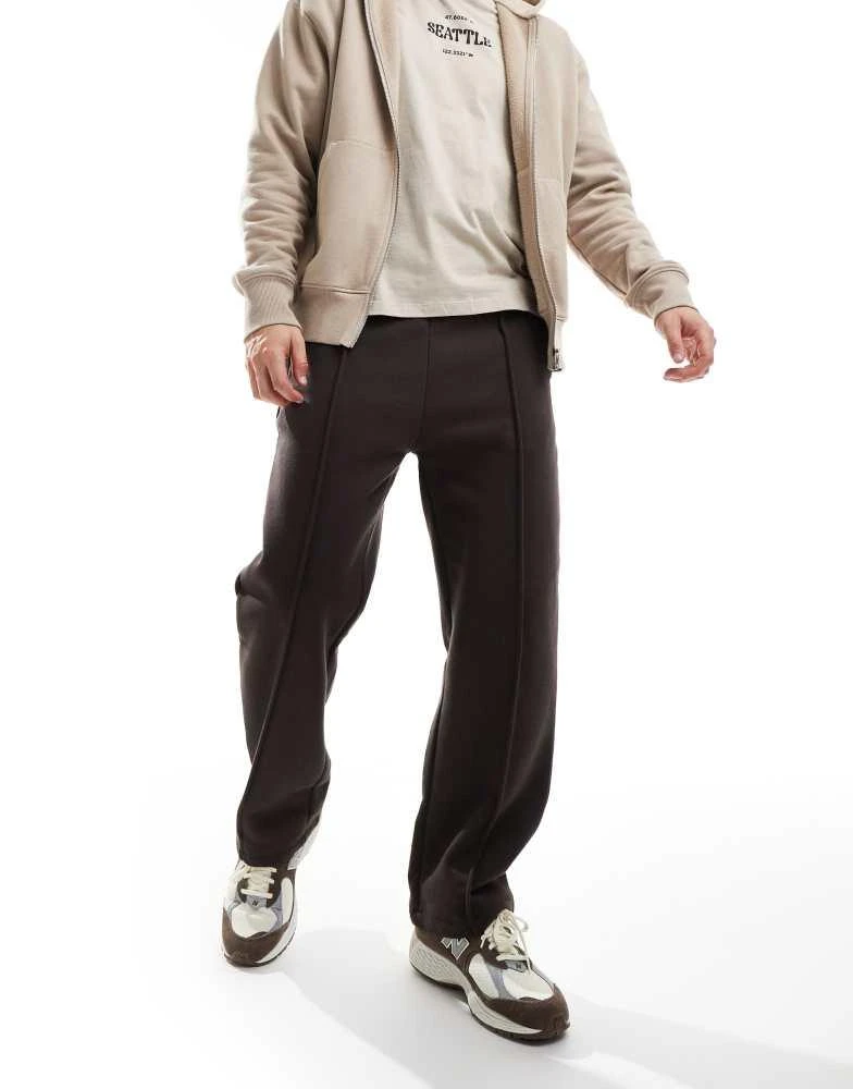 Bershka Bershka wide leg pintuck jogger in brown 4