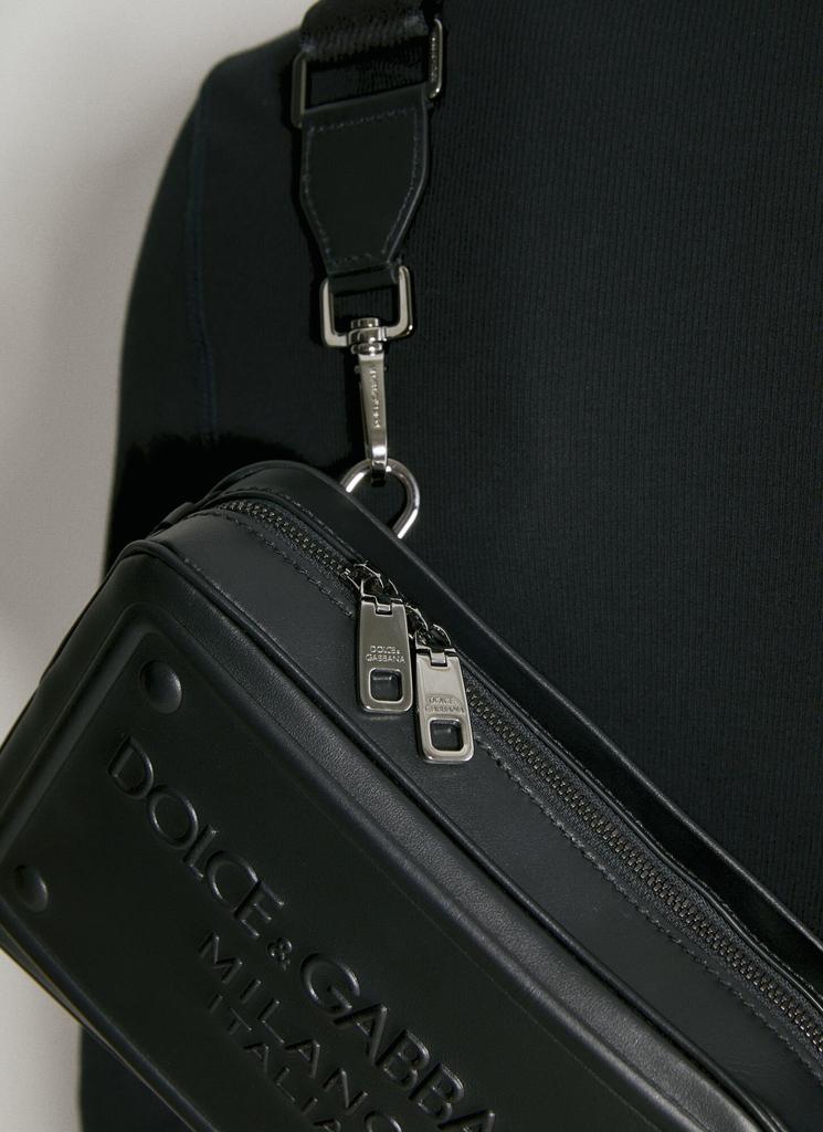 DOLCE&GABBANA エンボス加工ロゴ入りレザークロスボディバッグ Dolce & Gabbana ロゴエンボスクロスボディレザーバッグ