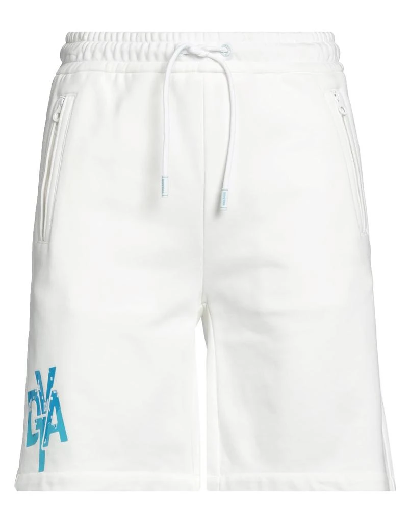 DUVETICA Shorts & Bermuda 1