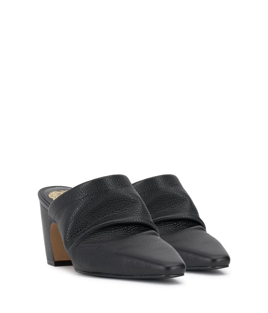 Vince Camuto Carlie 1