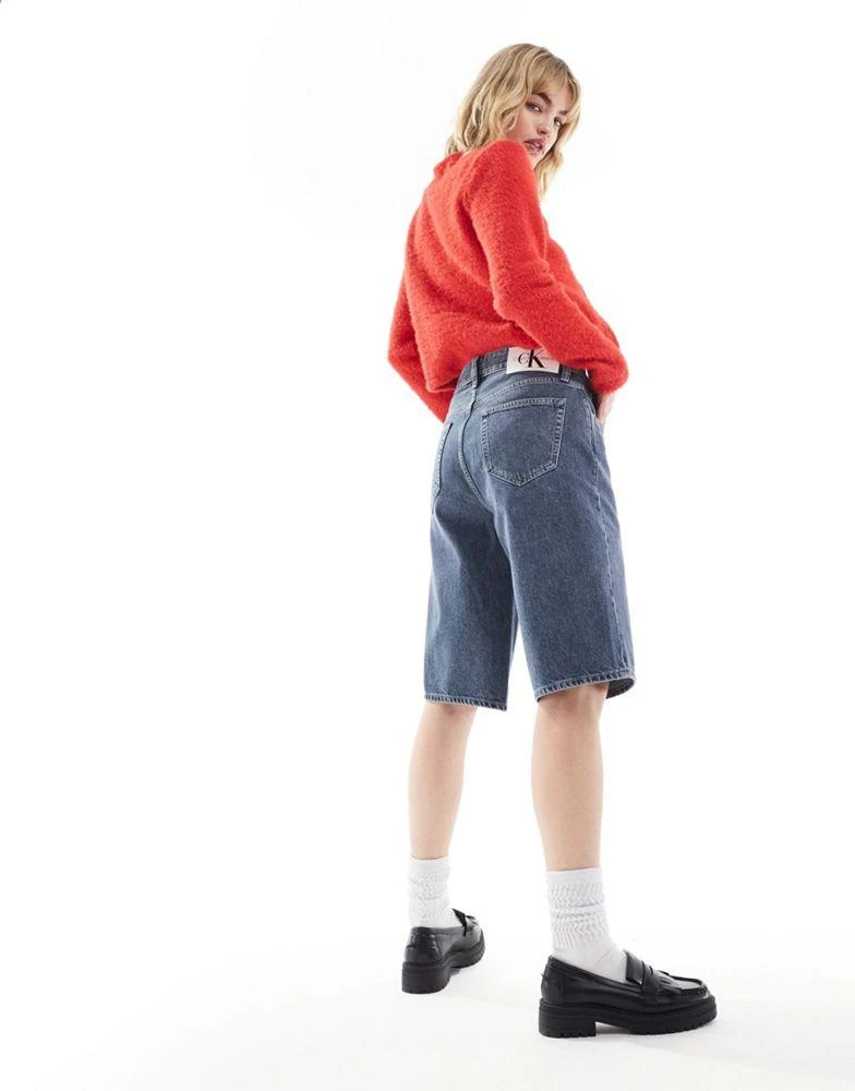 Calvin Klein Calvin Klein Jeans 90s straight skater shorts in grey wash - ASOS Exclusive 3