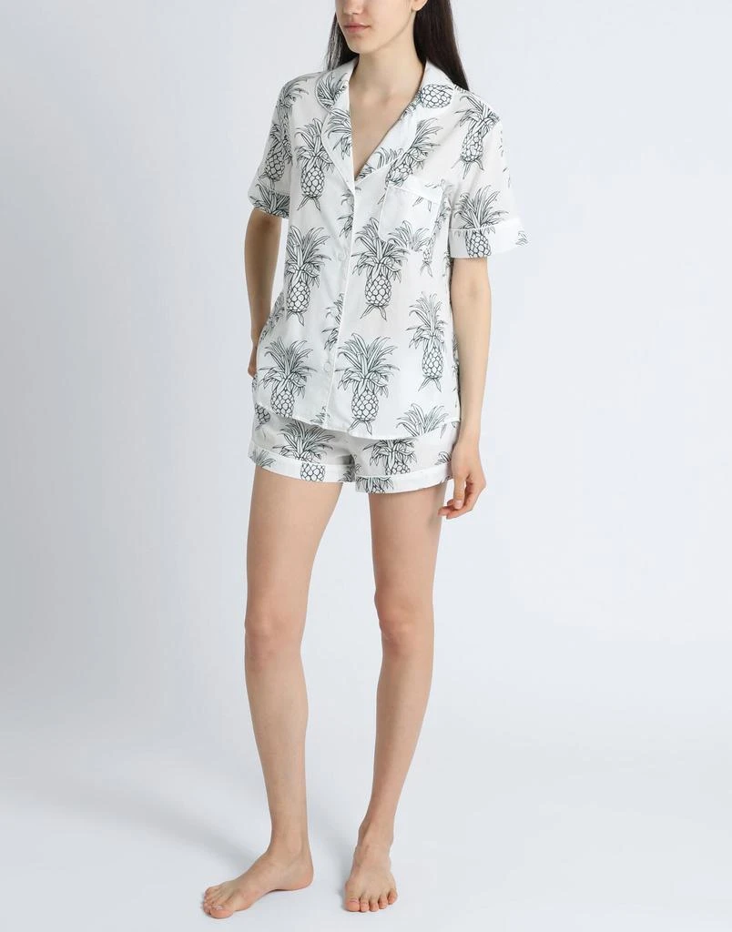 Desmond & Dempsey Sleepwear 2