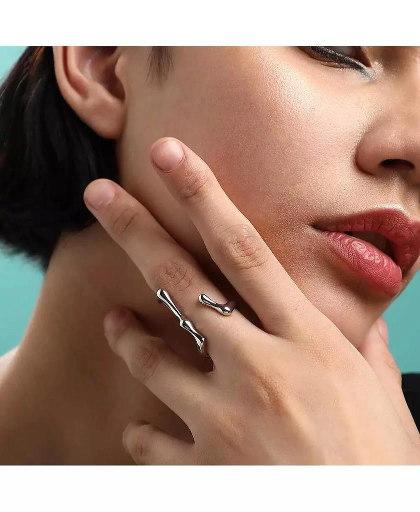 SOHI Women
s Silver  Minimal Metallic Open Ring 2