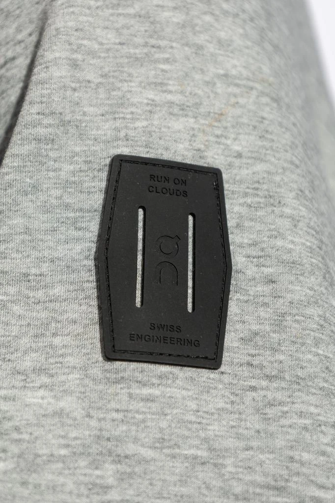 On Hoodie 5