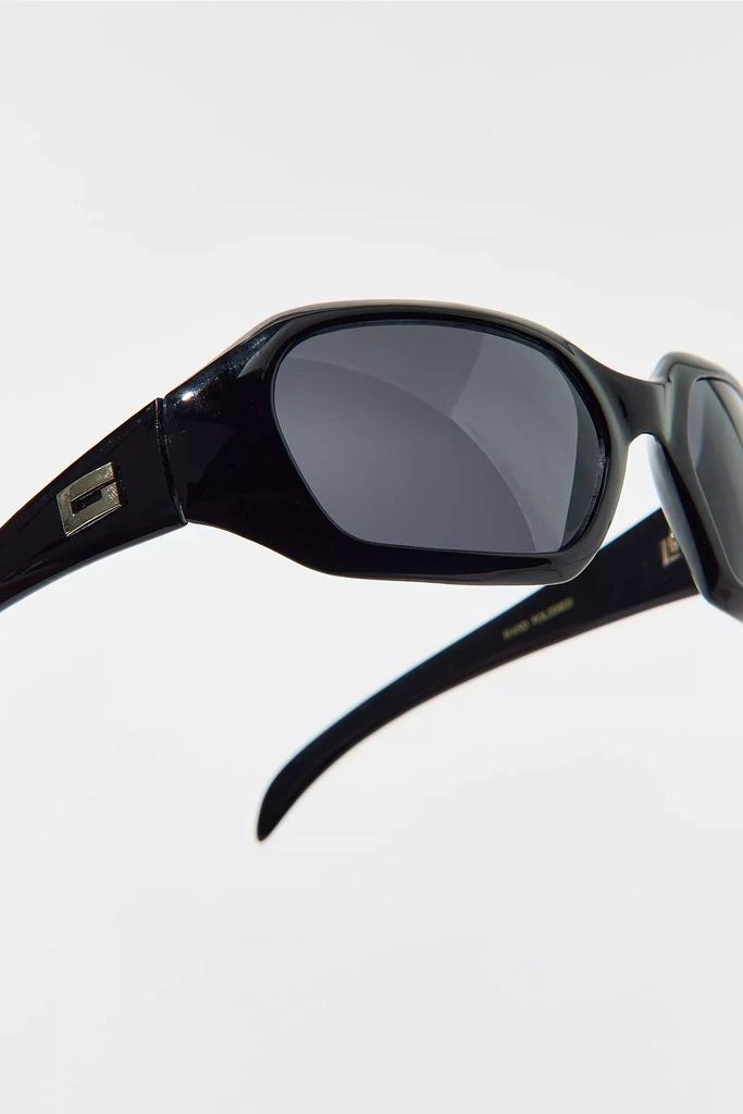 Vintage 
ReMADE by UO Vintage By UO London Sunglasses