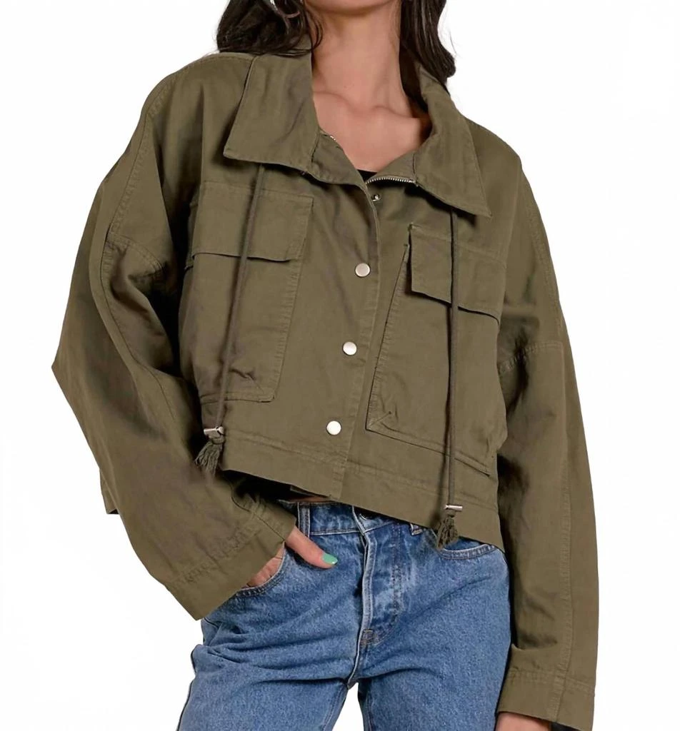 Elan Cropped Trench Jacket In Olive