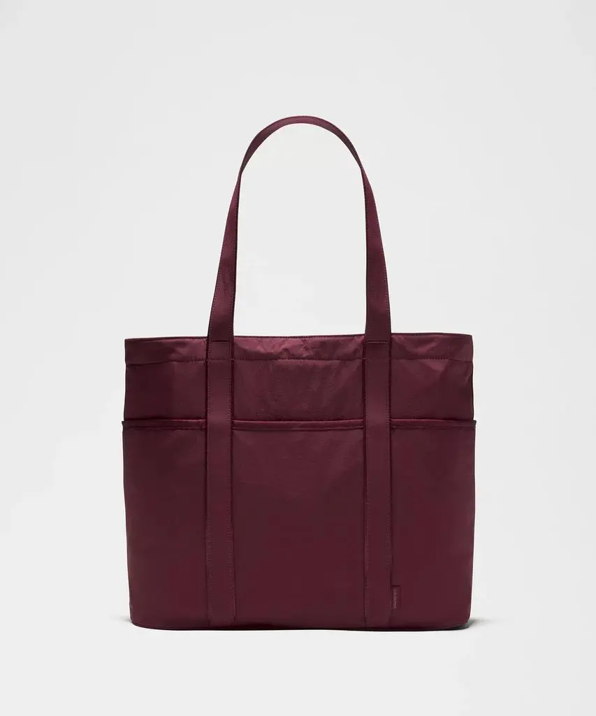Lululemon Daily Multi-Pocket Tote Bag 20L - Tote Bags - Compare Prices from  8+ Stores - BeyondStyle
