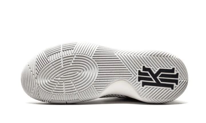 NIKE Nike Kyrie 2 4