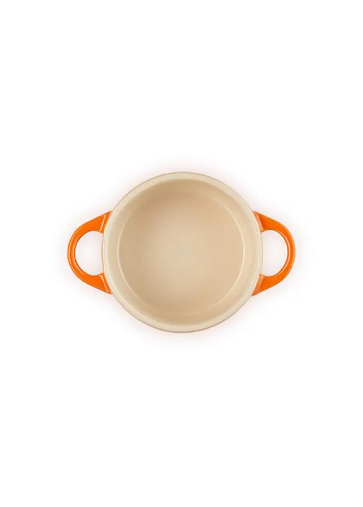 Le Creuset Stoneware petite round casserole. 5