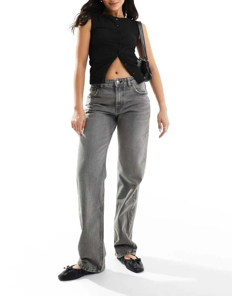 Pull&Bear Pull&Bear mid waist straight leg jeans in grey 1