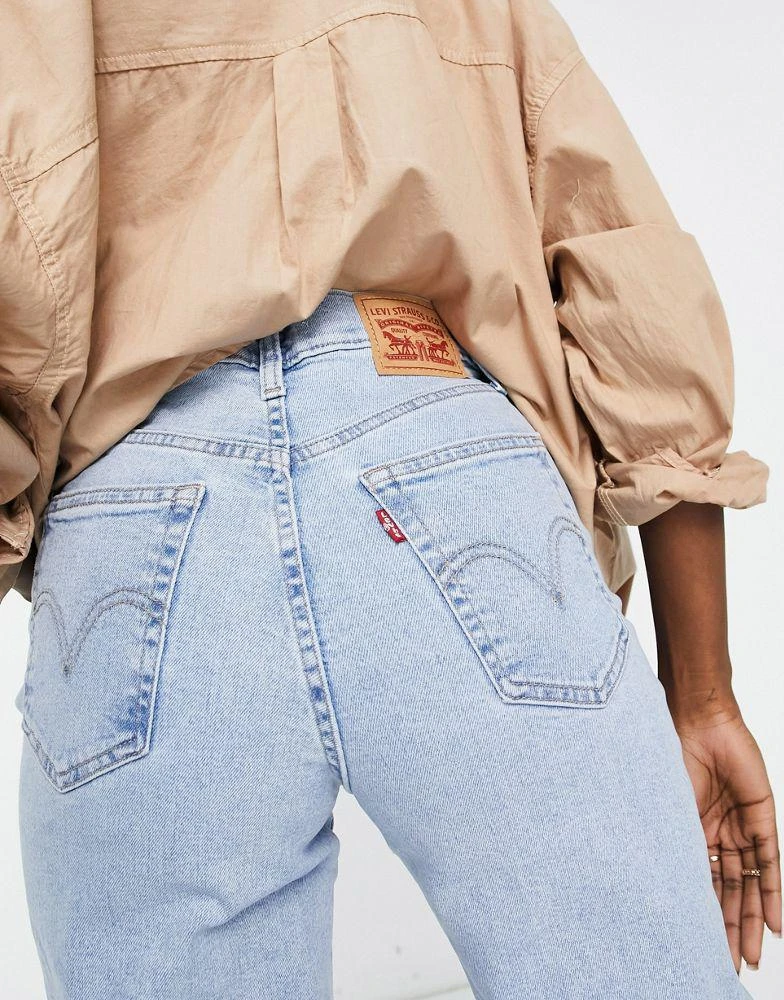 Levi's Levi's high waisted mom jeans in light wash blue 3
