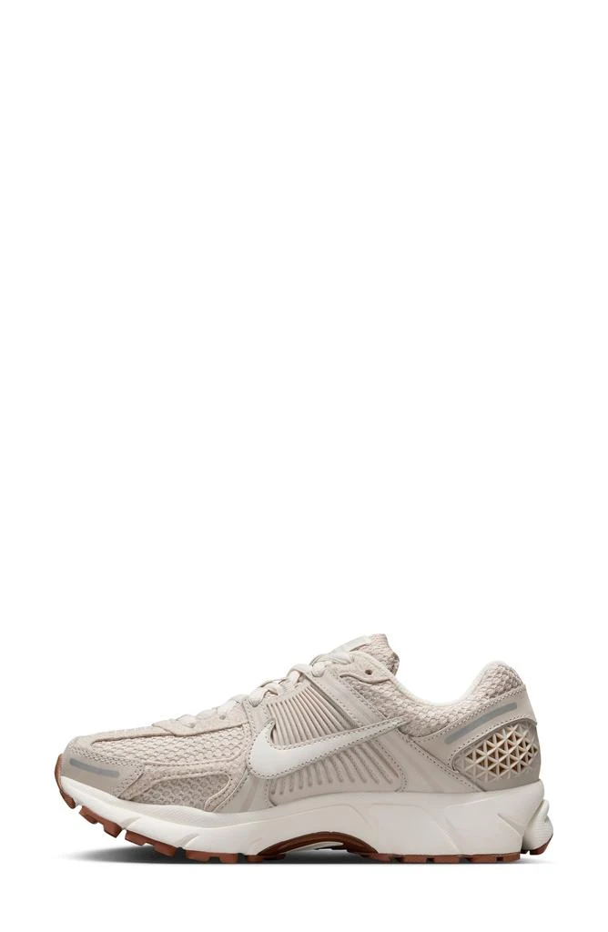 NIKE Zoom Vomero 5 Sneaker 6