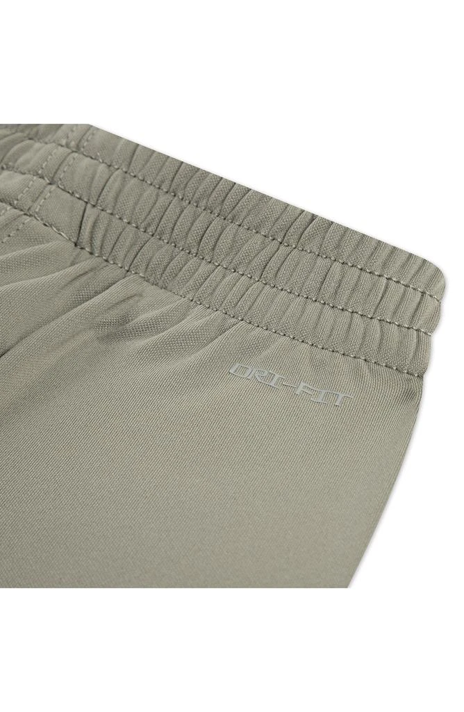 NIKE Kids
 Lifestyle Essentials Pullover 
Joggers Set 5