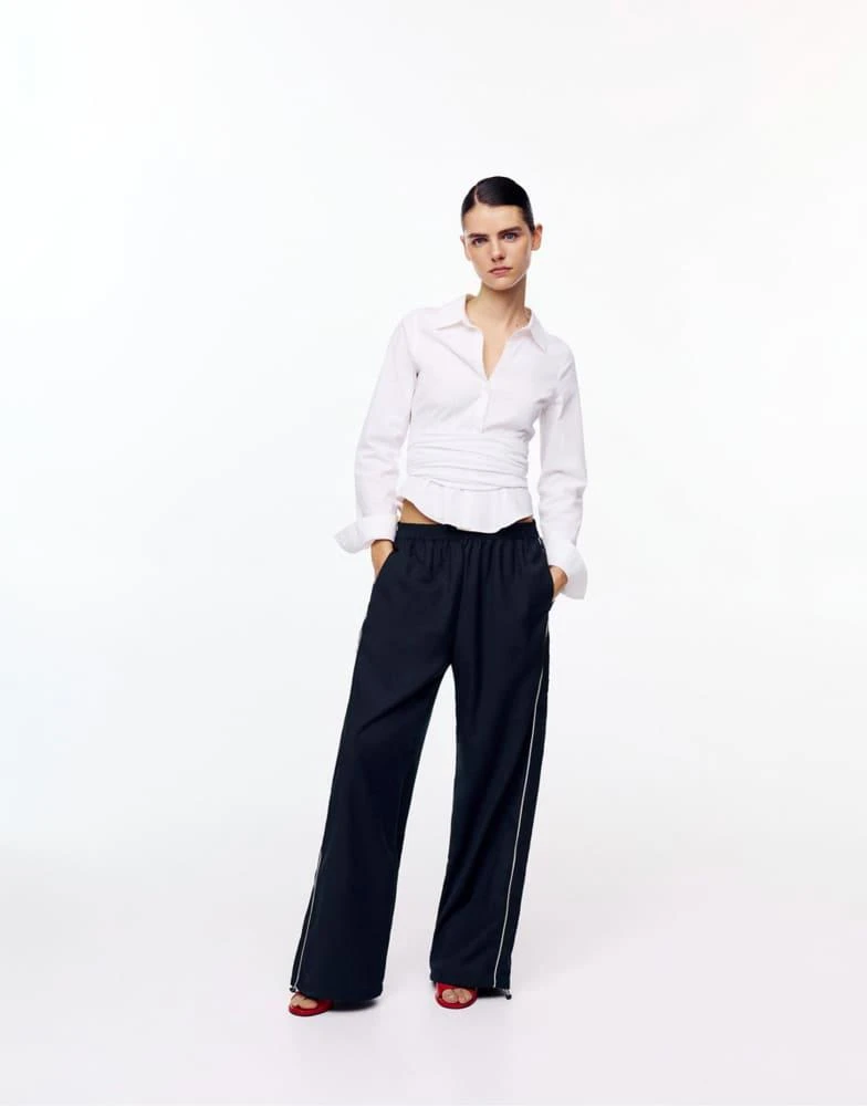 Pull&Bear Pull&Bear Contrast tracksuit trousers in navy