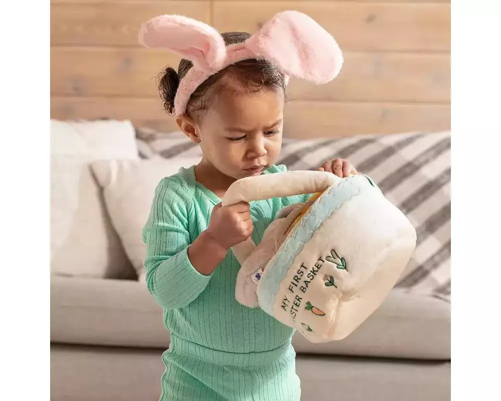 Sperric Easter Baby Plush Playset with Easter Basket, Bunny Holding Carrot, Easter Egg, and Squeaky Chicken, Sensory and Decorative Toys for Babies
Newborns 6