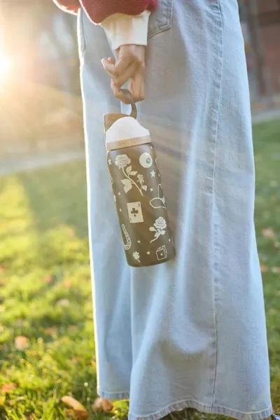 Owala Owala UO Exclusive FreeSip 32 oz Water Bottle 1