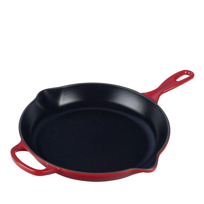 Le Creuset Signature 11.75" Cast Iron Skillet 1