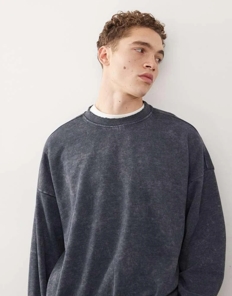 Weekday Weekday Leon oversized sweatshirt in black acid wash 4